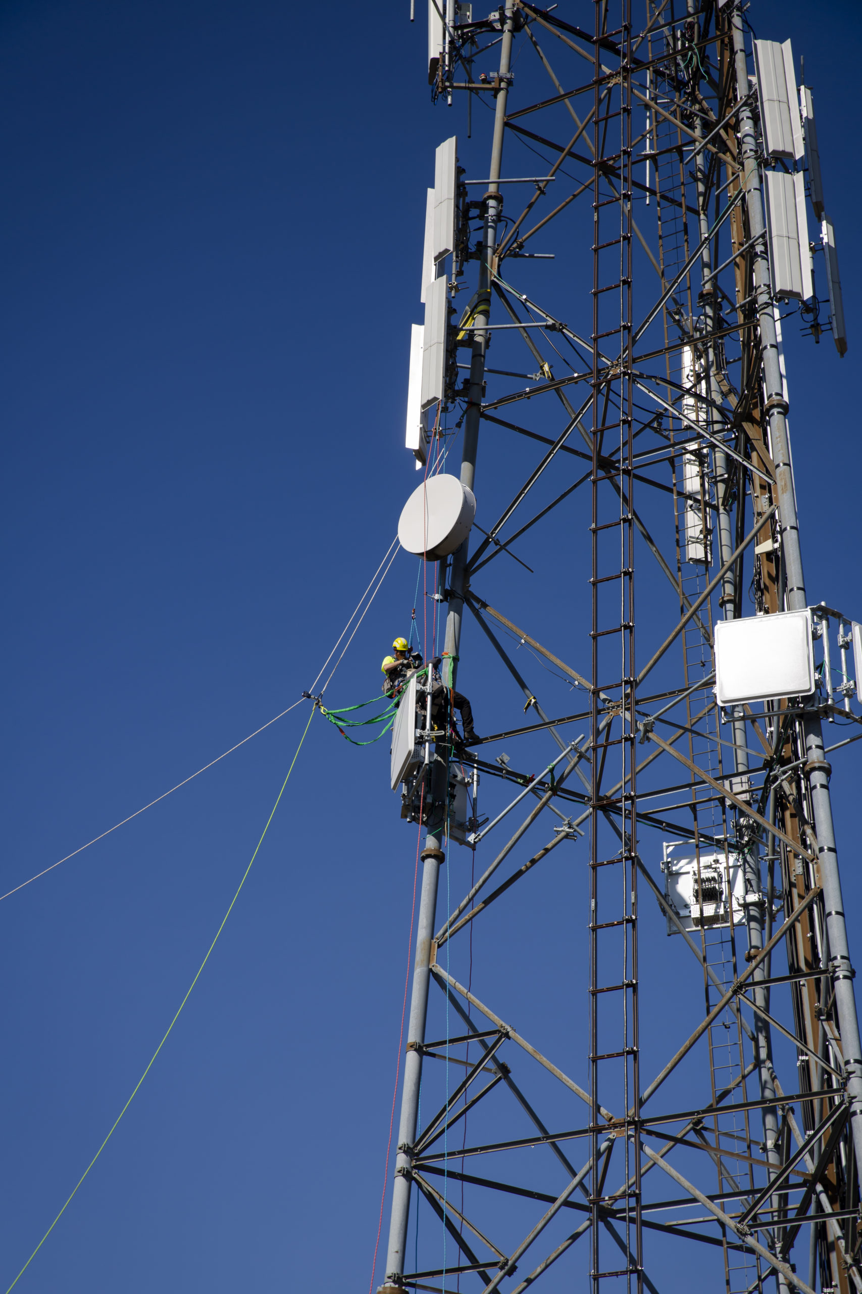 Gogo completes 5G tower deployment PaxEx.Aero
