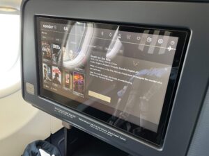 A large, responsive, and very shiny IFE screen (Photo: Jeremy Dwyer-Lindgren)