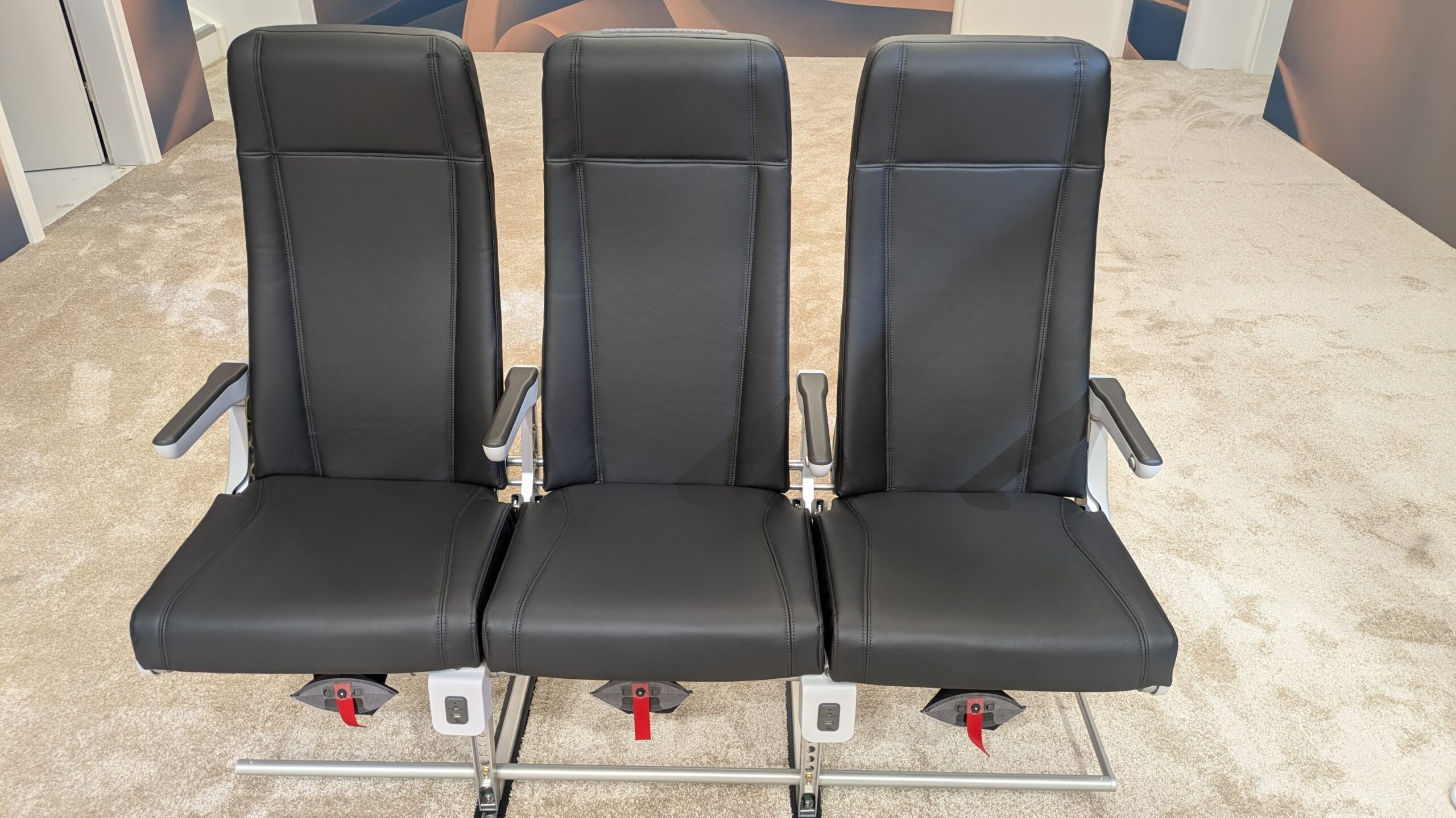 recaro-r2-sprint-power-ports.jpg | PaxEx.Aero