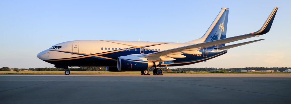 A 737 BBJ awaiting installation of the Gogo Galileo FDX terminal