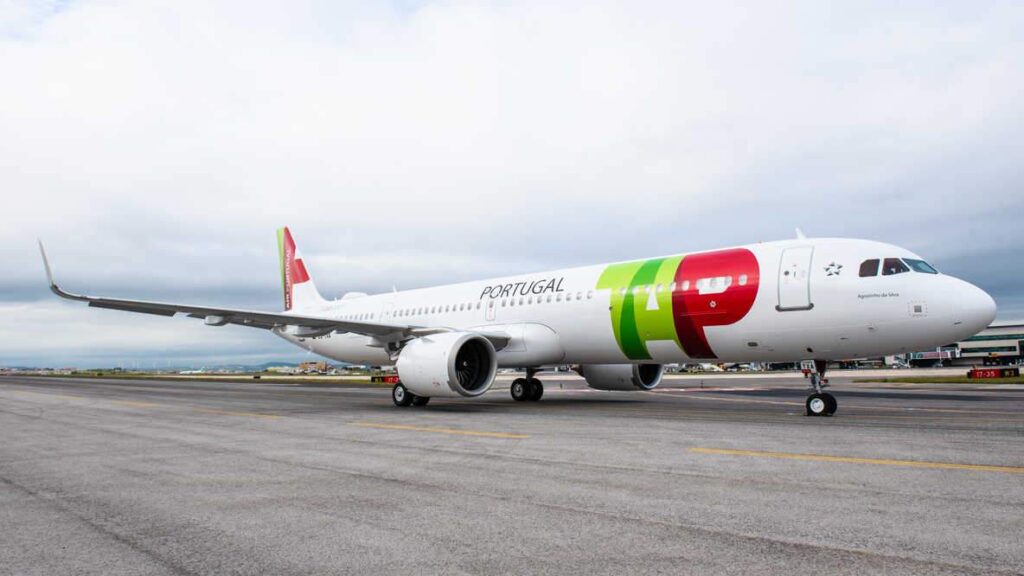 TAP A321LR on a taxiway