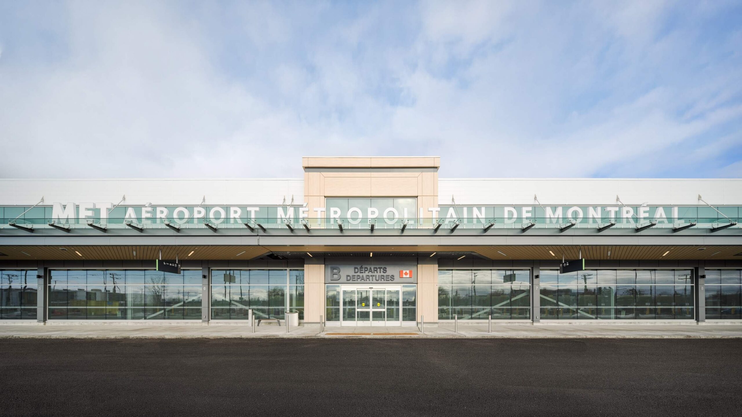 The front entrance of the new MET Airport in St Hubert, Montreal (image via Porter Airlines)