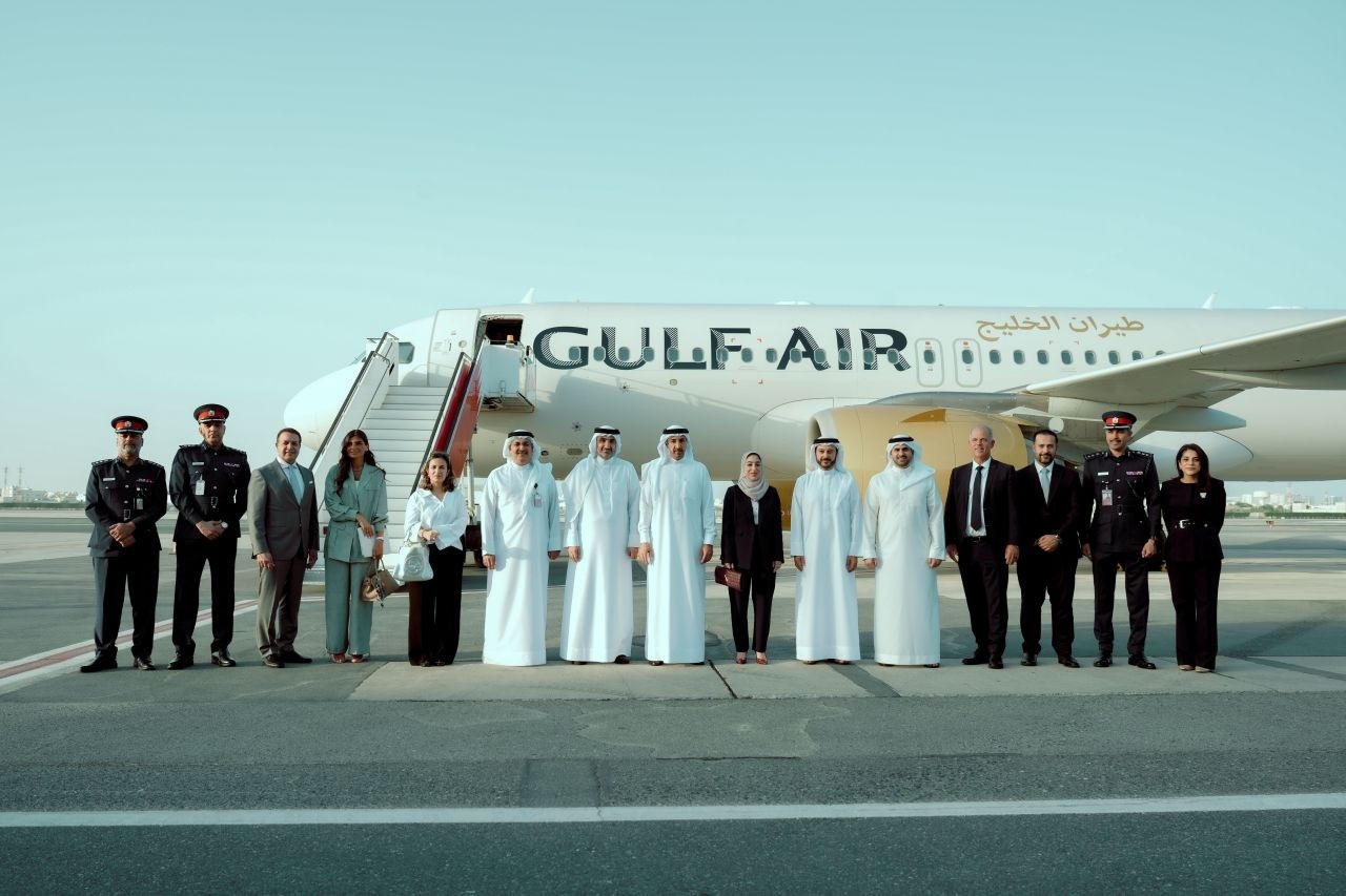 gulf-air-starlink-linkedin Dignitaries celebrating activation of the first Gulf Air A320 with Starlink installed (Image via Gulf Air/LinkedIn)